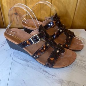 Vionic Radia Leopard Tortoise Brown Patent Leather Wedge Sandals Size 7.5